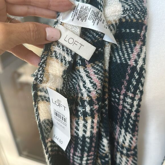 New w/tags Loft plaid acrylic, infinity, scarf, cream, pink tan plaid - Picture 4 of 5